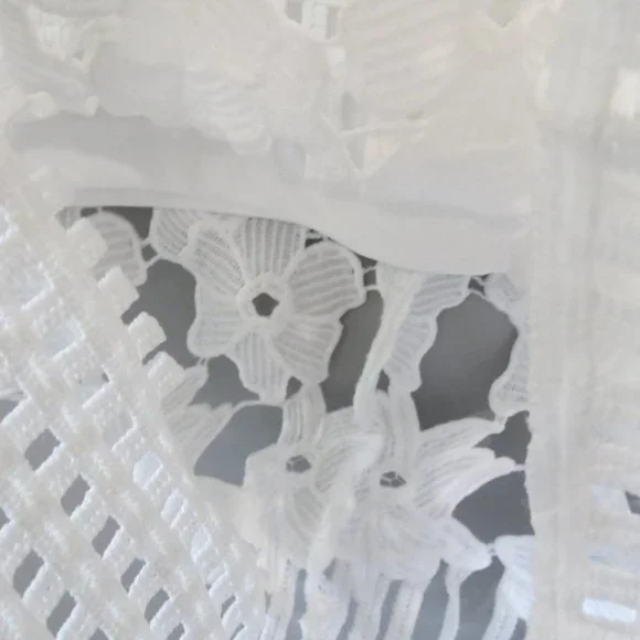 LACE & HEELS BOUTIQUE - lace/crochet style dress - size 10 - Picture 8 of 12